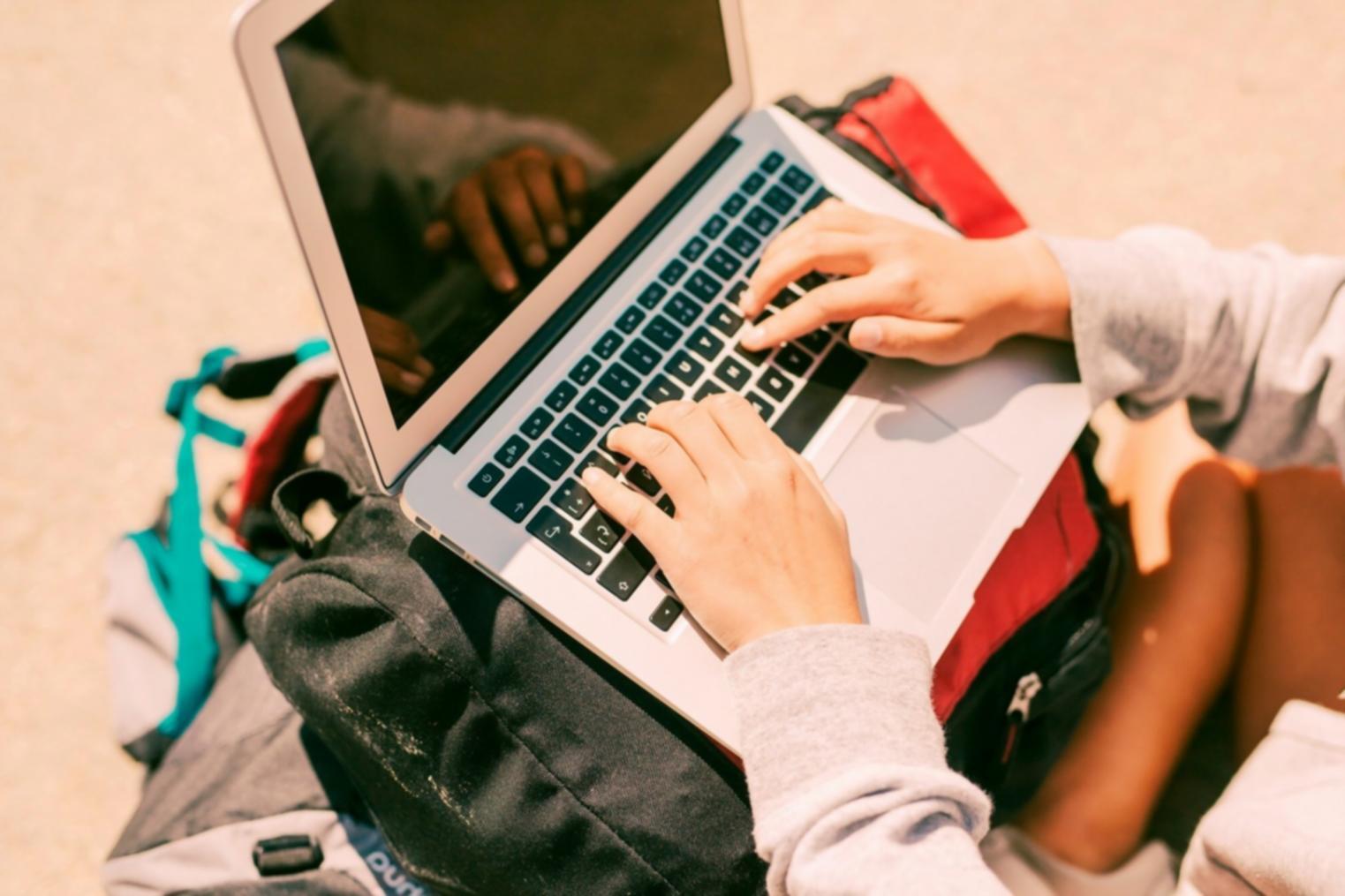 Bureau d'équipe norivaldyxen spécialisé dans la création de sites web professionnels